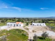 Quinta com 2 moradias construção nova