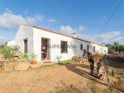 Quinta com 6,5 ha, casas e anexos perto das praias de...