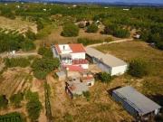 Quinta com moradia e armazéns e terreno de 5.450m2