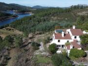 Quinta com piscina e vista para a barragem da Apartadura
