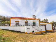 Quinta de 2 ha com moradia T3 em Vila Viçosa