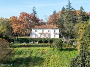 Quinta de charme com 4,3 hectares na margem do rio, a 1...