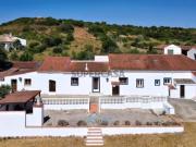 Quinta Dividida Em Habitações Separadas Com Vistas...