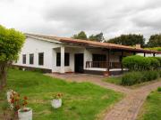 Quinta Dunas en Tabio – 2.447 m² con Teatro Privado y 2...