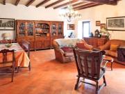 Quinta em pedra para restauro, junto ao Rio Lima, Serreleis