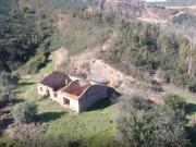 Quinta junto à ribeira do Odelouca