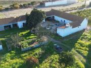 Quintas e casas rústicas T3 em Fazendas de Almeirim