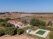 Quintas e casas rústicas T3 em São Teotónio