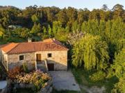 Quintas e casas rústicas T5 em Carreira e Refojos de...