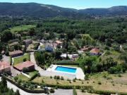 Quintinha com 7278m2 4 casas em pedra 12 quartos piscina