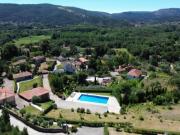 Quintinha com 7278m2 4 casas em pedra 12 quartos piscina