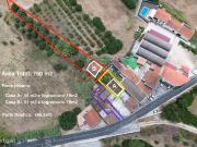 Quintinha com 760m2 + 2 moradias para recuperar I...