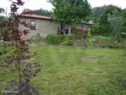 Quintinha com Duas Casas Centenrias em Pedra