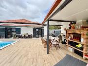 Quintinha com moradia, piscina, anexos e terreno...