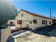 Quintinha T2 + estúdio, anexos, garagem, vinha arvores...