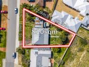 UNDER OFFER BY TEAM CHRIS & KELSEY