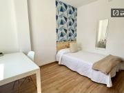 " Habitación gigante y luminosa con cama doble,...