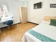 " Habitación luminosa con TV 32 y WIFi, en piso con...