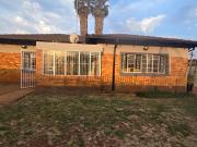 R10 000 | 3 Bedroom House For Rent in Primrose Hill,...