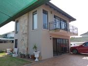 R10,800 pm 1.5 Bedroom Garden Cottage To Let in Somerset...