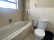 R11,500 pm 3 Bedroom Apartment To Let in Uitzicht