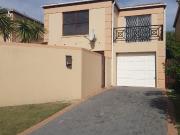 R14,000 pm 2 Bedroom Townhouse To Let in Parklands