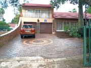R18,000 pm 5 Bedroom Freestanding To Let in Constantia Kloof