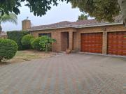 R22,500 pm 3 Bedroom Freestanding To Let in Sonstraal...