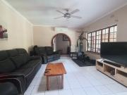 R22,990 pm 3 Bedroom House To Let in Meer En See
