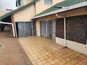 R7 500 | 2 Bedroom Apartment / Flat For Rent in...