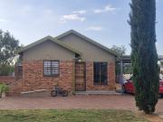 R7,750 pm 2 Bedroom House To Let in Lourierpark