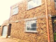 R7,800 pm 3 Bedroom Townhouse To Let in Townsview