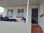 R8,100 pm 2 Bedroom Apartment To Let in Uvongo Beach