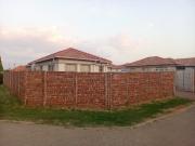 R8,400 pm 3 Bedroom House To Let in Andeon AH