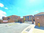 R8 800 | 2 Bedroom Apartment / Flat For Rent in...