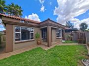 R8,920 pm 2 Bedroom Townhouse To Let in Heuwelsig