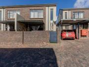R9 000 | 2 Bedroom Duplex For Rent in Noordheuwel,...