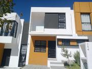 R Casa en Renta en Venti Abedules, Morelia