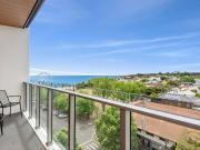 R Hotel Luxury with Water Views