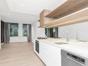 R Iconic 1 BED 1 BATH GREAT LOCATION