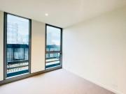 R.Iconic Spacious 1 Bedroom PLUS a Study Apartment!