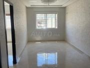 عرض شقة للكراء تجزئة الاسرة قرب نفق مسنانة و مرجان