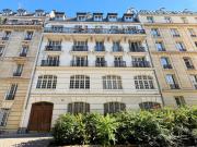 Raffiné 4 pièces Haussmannien rénové, perché au dernier...