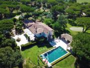 RAMATUELLE PROPRIÉTÉ AVEC 2 MAISONS SUR 16 HECTARES