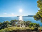 RAMATUELLE PROPRIETE PIED DANS L'EAU 7 CHAMBRES