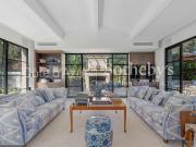 Ramatuelle: villa contemporaine de style provençal avec...