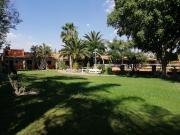 Rancho con caballerizas