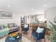 Randalls Way, Leatherhead, Surrey KT22, 2 bed flat to...