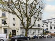 Randolph Avenue, London W9, 3 bed flat to rent, £17,138...