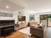 Randwick Townhouse Wrapped By Entertainers' Terrace